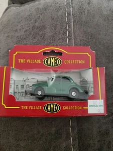 Corgi The Village Cameo Collection grünes Auto - Bild 1 von 3