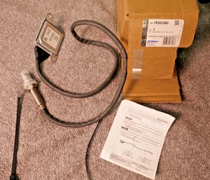 NEW ACDelco Nitrogen Oxide NOx Sensor 19302360 Silverado Sierra HD 6.6L 15-16 - Picture 1 of 6