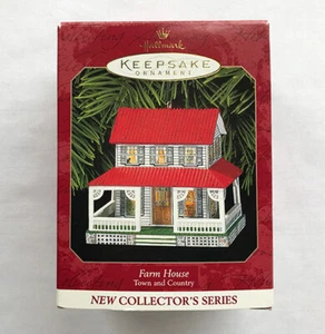 1999 Farm House ~ #1 Town & Country Series ~ Pressed Tin ~ Hallmark Ornament - Picture 1 of 4