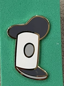 Disney WDW Steamboat Willie Hat Box Cast Pin X01 - Picture 1 of 1