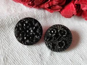 Duo  boutons anciens en verre sculpté collection fleur 1,3 cm G12B - Picture 1 of 3
