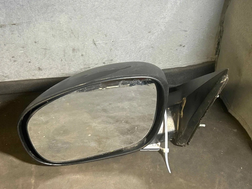 Fits 2005-2008 Dodge Magnum Black Left Door Mirror Assembly OEM:4805981AI - Image 1 of 4