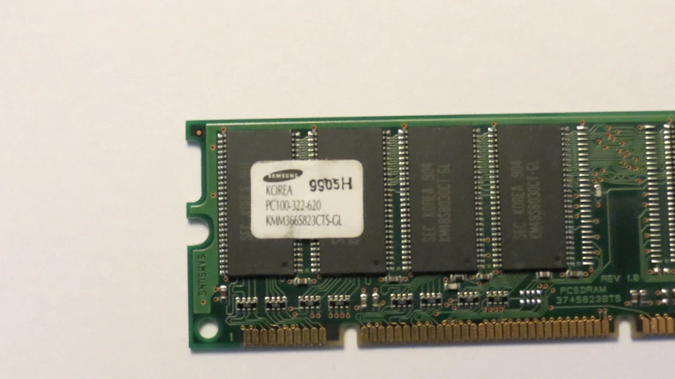 Samsung KMM366S823CTS-GL 168-pin Single Sided Memory - Image 1 of 1