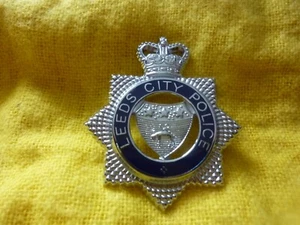 Veraltetes britisches Leeds City Police Senior Officer's Mützenabzeichen Q/C - Bild 1 von 2