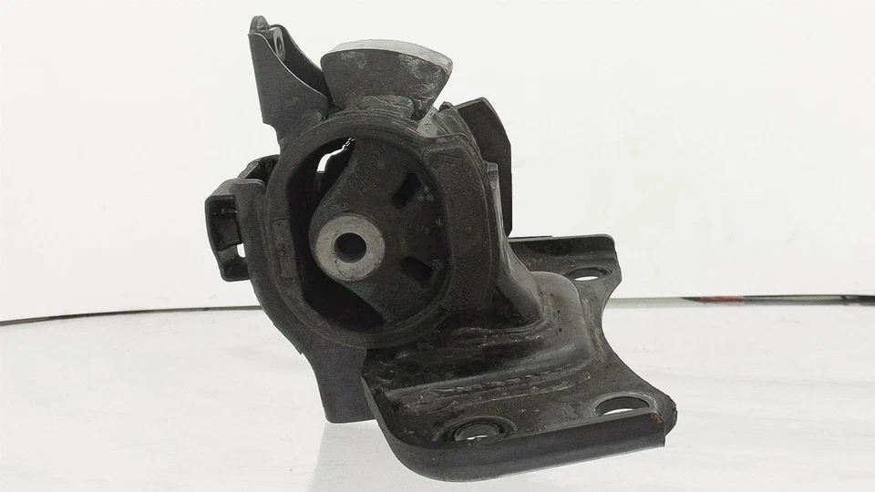Montaje motor Toyota Prius 2010-2015 1,8 L 12372-37110 Foto 1 de 4
