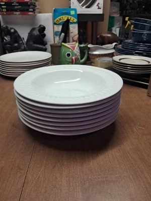 8 Oneida Majesticware Athena Rim Soup Bowls 8 7/8" New Euc++ Bin 61 - Image 1 of 4