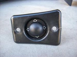 Porsche 944 - Side Mirror Adjustment Switch - EARLY TYPE Pre '85.5 - Picture 1 of 8
