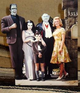 The Munsters Cast TV Show Figure Tabletop Display Standee 9 1/2" Tall - Picture 1 of 2