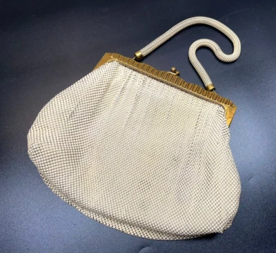 Vintage Whiting & Davis Co White Mesh Evening Bag Handbag Purse Gold Metal Frame - Image 1 of 4