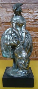Antiguo letrero escultura italiana en arcilla plateada figura de una dama con su perro - Imagen 1 de 12