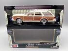 Modellautos 1:24 Motormax Chrysler LeBaron Town and Country 1979 in OVP