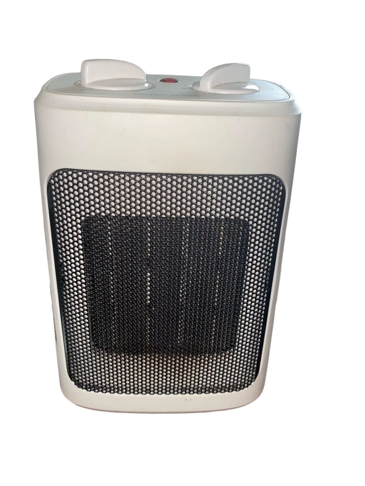 Mainstays 1500W Ceramic Fan-Forced Electric Space Heater, WSH10C2AWW, White - Image 1 of 3