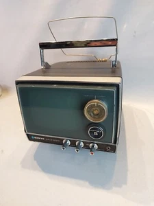 TV SANYO CADNICA Vintage PORTABLE 60´s, Television B+W Mini Solid State - Picture 1 of 11