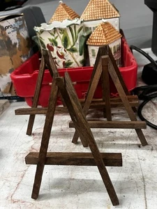 1-👀WOODEN TRIPOD SMALL EASEL DISPLAY TABLETOP PICTURE FRAMES PHOTO STAND NEW - Picture 1 of 2