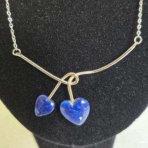 Vtg 1976 Sarah Coventry Duo Hearts Faux Lapis Twisted Heart Pendant Necklace - Picture 1 of 10