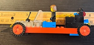 Zufällige Lego-Stücke, bauen Sie Ihr eigenes Fahrzeug - Bild 1 von 18