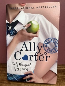 Only The Good Spy Young von Ally Carter. Taschenbuch, 2012. Gallagher Mädchen #4 - Bild 1 von 2