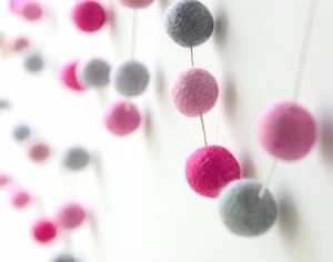 PINK GREY garland.Felt balls garland.Baby Girl Nursery.Kids Pom Pom Wall Decor. - Bild 1 von 4