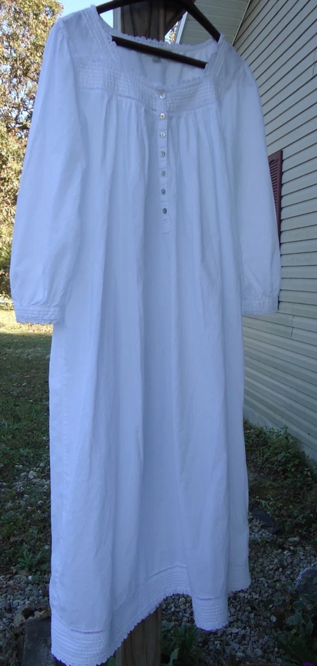 Camisón largo blanco Eileen West mediano cachemir encaje ribete botón bolsillos delanteros Foto 1 de 4