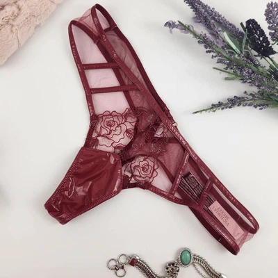 中号 {维多利亚的秘密} 红色 人造 {皮革} 内裤 — 第 1/4 张图片