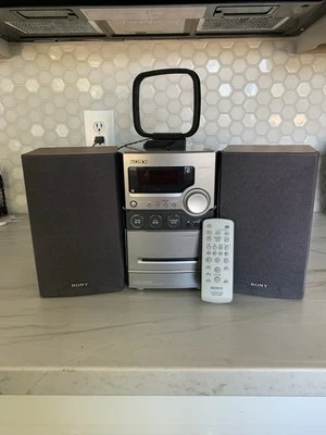 Sistema de prateleira componente micro Hi-Fi Sony CMT-NEZ30 AM/FM estéreo CD cassete - Imagem 1 de 4