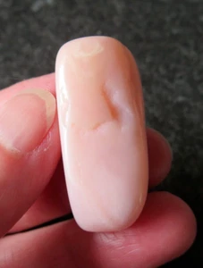 "SCHÖNER PERUANISCHER ROSA OPAL (7,8 Gramm/33 mm) TUMBLESTONE (B5) ""HERZ""" - Bild 1 von 7