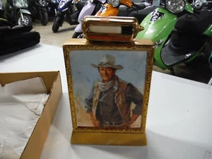 1979 John Wayne 23K Gold - Mike Wayne Distilled Products Whiskey Dekanter Flasche - Bild 1 von 5