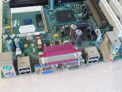 Scheda madre INTEL D815EEA2 Socket 370 + CPU 600 MHz + RAM 256 MB - Immagine 1 di 4