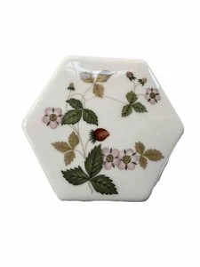 Wedgwood sechseckige Schmuckschatulle "Wilde Erdbeere"... Neu! - Bild 1 von 3