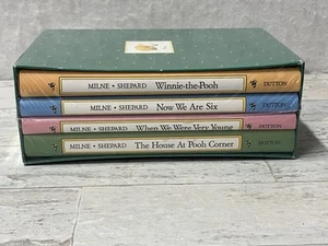 Winnie Puuhs Bibliothek von AA Milne - 4 Hardcover-Bände im Schuber-Set NEU - Bild 1 von 4