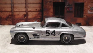 1954 - 55 Mercedes-Benz 300 SL 228HP Premium Classic Racing 1/64 Hot Wheels - Picture 1 of 3