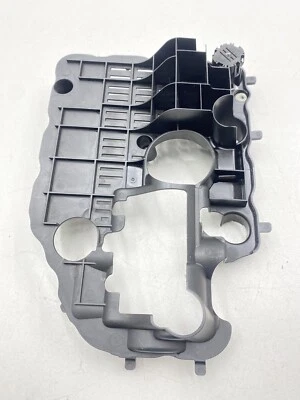 Defletor de óleo do motor Volkswagen CC 2.0 06J103138F de 2014 - Imagem 1 de 4