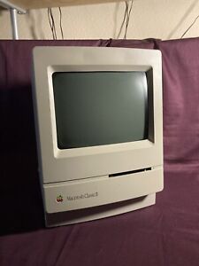 Vintage Macintosh Classic II Apple Computer M4150 - For Parts or Repair
