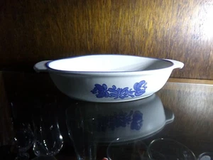 Pfaltzgraff Yorktowne Tab Handled 3/4 Quart Baker/Server made in USA - Picture 1 of 1