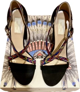 VALENTINO GARAVANI FABULOUS BRAND NEW HEELS SANDALS WITH UNIQUE DETAILS, SIZE 40 - Picture 1 of 19