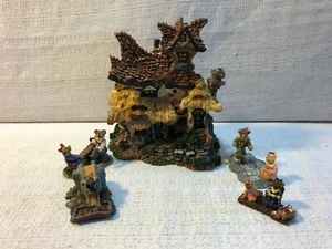 Boyds Bearly Built Villages Wee Bear Daycare Center Village + Acc 19025 19525-1 - Picture 1 of 8