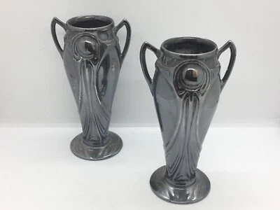 Par de pequenos vasos vintage estilo Art Nouveau banhados a prata ou estanho 16cm - Imagem 1 de 4