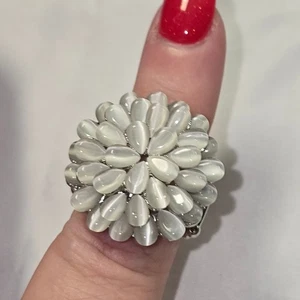 Treska Starburst Silver and White Floral Adjustable Statement Cocktail Ring - Picture 1 of 4