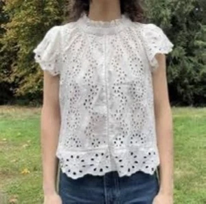 Jennifer & Grace Shirt Womens Size L Coastal Eyelet Lace Flutter Sleeve Boho - Picture 1 of 6