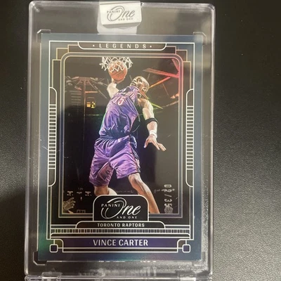 Vince Carter 2024-25 Panini One And One 2/35 Legends Toronto Raptors Foto 1 de 2
