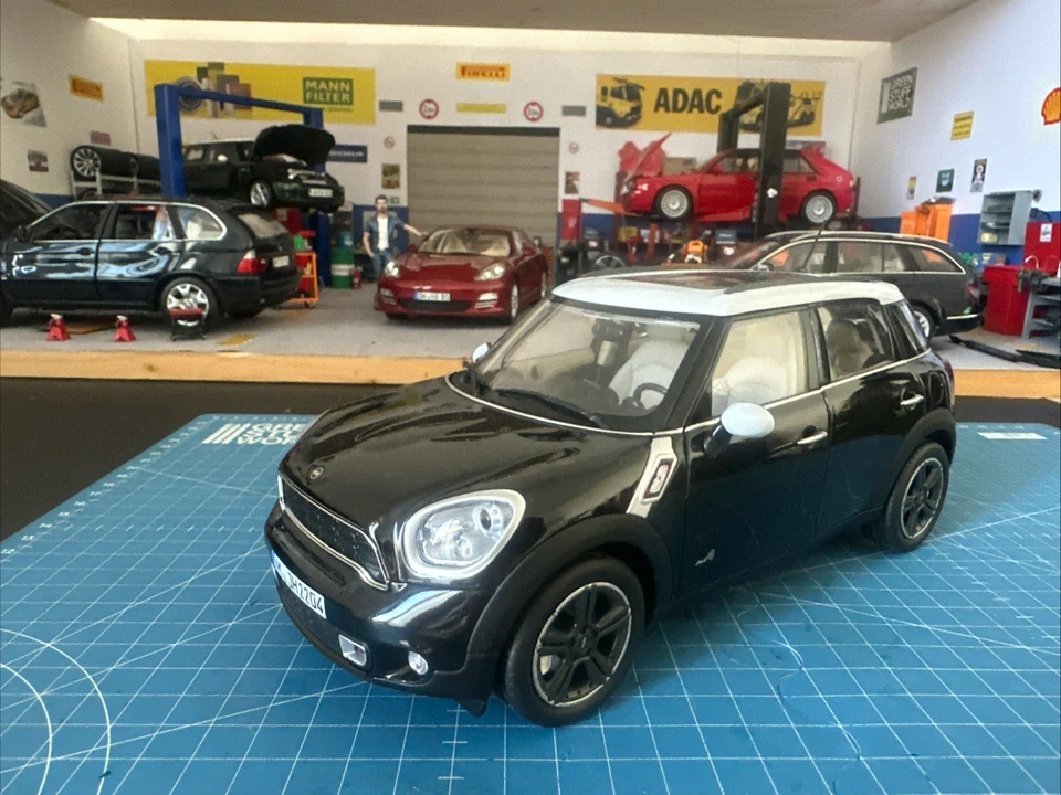 1:18 Norev Mini Cooper S - Immagine 1 di 4