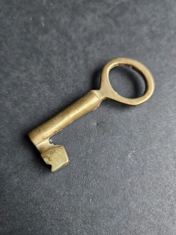 One Vintage Skeleton Key Brass? No Stamp Cover
