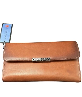 NUEVO con Etiqueta Kenneth Cole Reacción Cuero Marrón Chequera Billetera Bolso sin asas Foto 1 de 4
