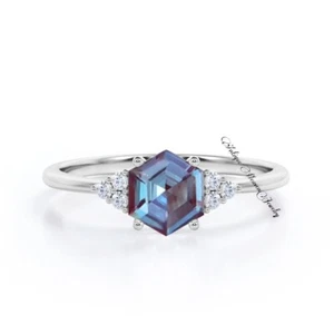 Hexagon Alexandrite Ring- 925 Silver Color Changing Alexandrite Engagement Ring - Picture 1 of 5