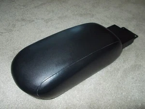 Fiat 500X 2016 Leather Center Console Lid Armrest OEM - Black - Picture 1 of 9