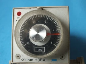 OMRON H3BA-8 Source: 100/110/120VAC Contact: 5A 250VAC Timer ( Japan ) - Picture 1 of 5