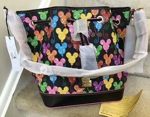 10° anniversario Topolino palloncini Cinch Bag di Dooney & Bourke - Foto 1 di 7