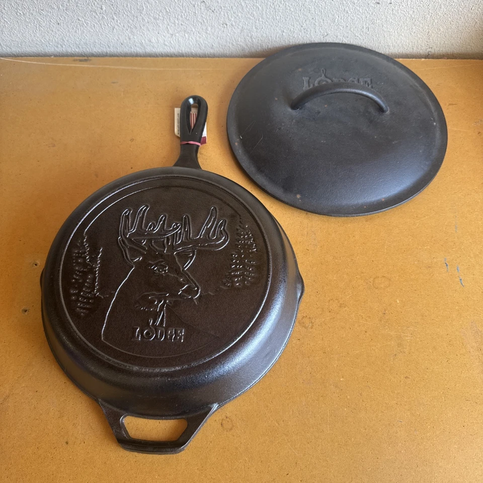 Lodge Cast Iron Wildlife Series 1025 Inch Skillet Deer