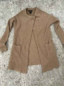 Tahari 100 % Merinowolle mittellange Strickjacke vorne offen karamell minimalistisch schick - Bild 1 von 8