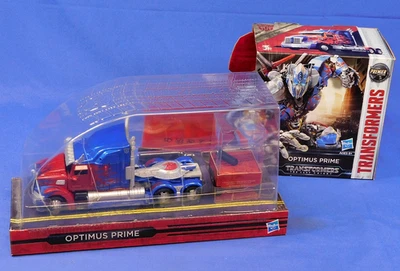 TRANSFORMERS SDCC 2017 THE LAST KNIGHT PREMIER OPTIMUS PRIME WITH TIRE PIECE - Image 1 of 4